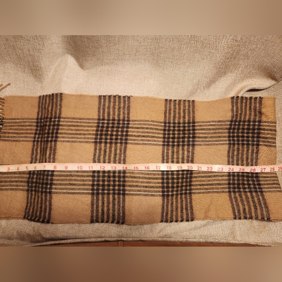Fine Woollens Beige & Brown Plaid Lambs Wool Scarf Made In Scotland Unisex - Picture 6 of 9